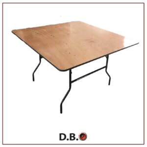 שולחן עץ מרובע למכירה 160